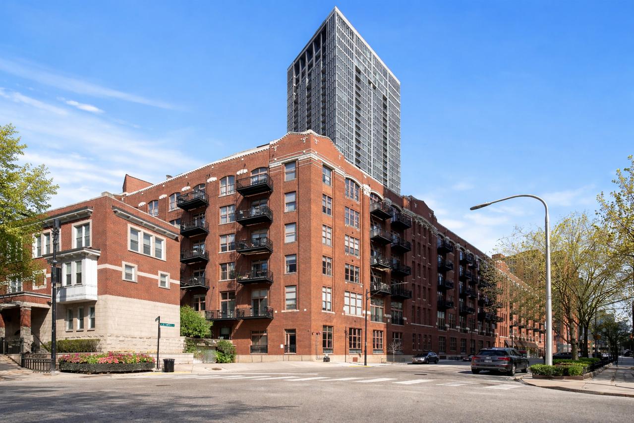 360 W Illinois St. #306, Chicago, IL 60654