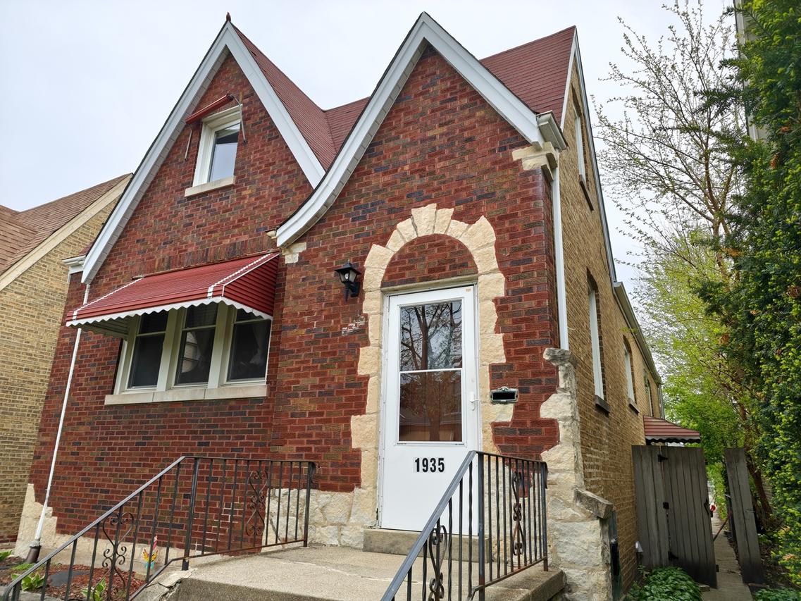 1935 Wenonah Ave., Berwyn, IL 60402