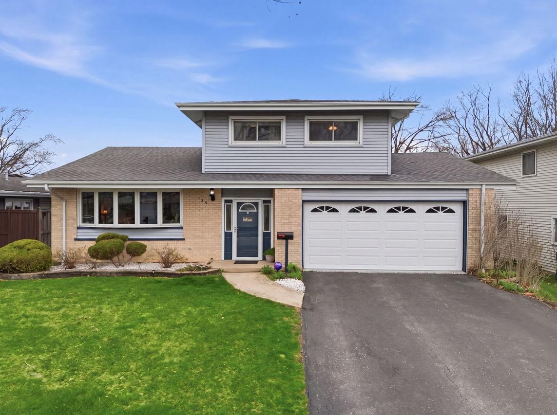 126 June Ln., Lombard, IL 60148