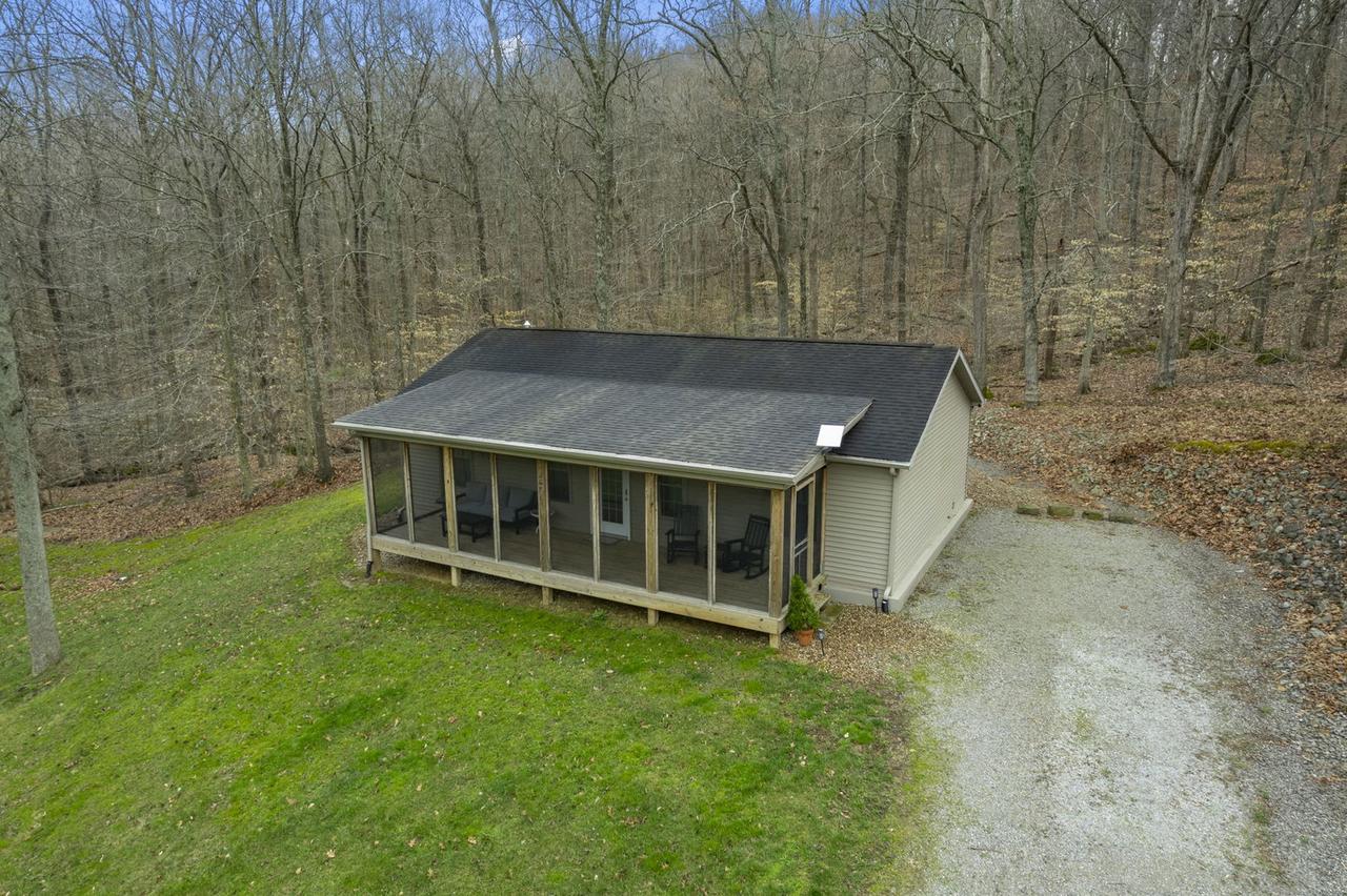 1825 Bald Knob Rd., Alto Pass, IL 62905