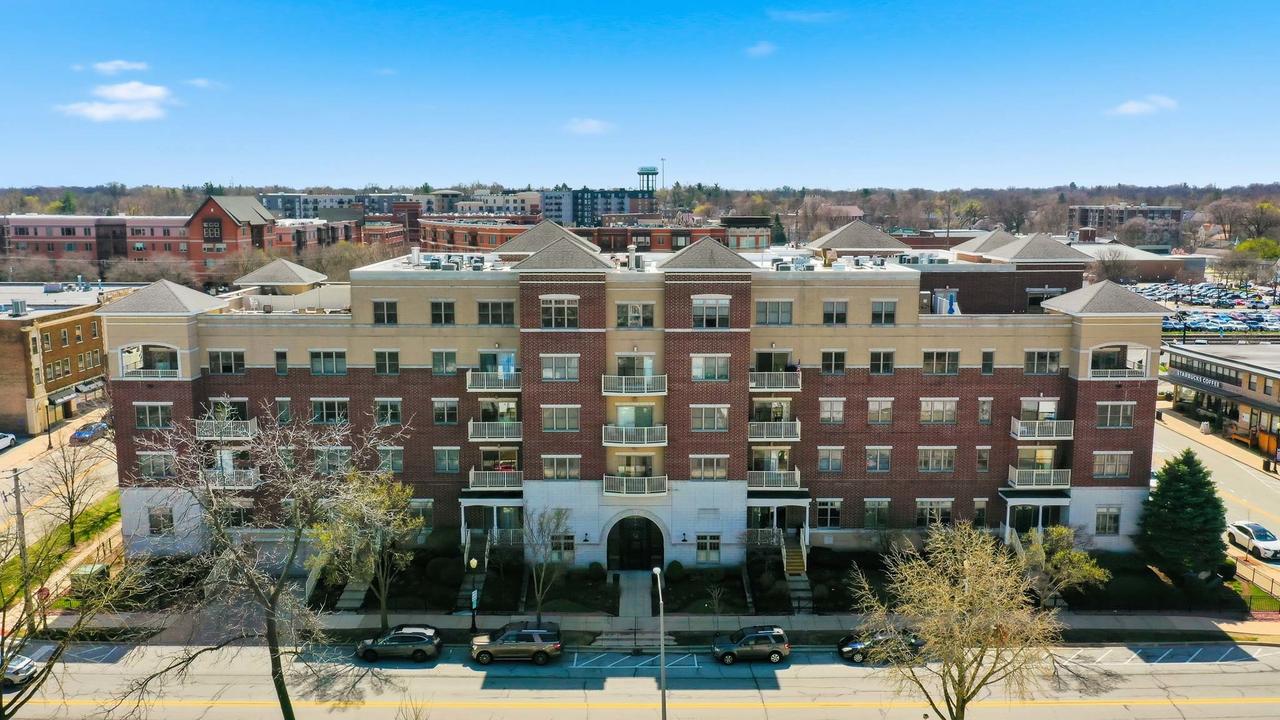 965 Rogers St. #104, Downers Grove, IL 60515