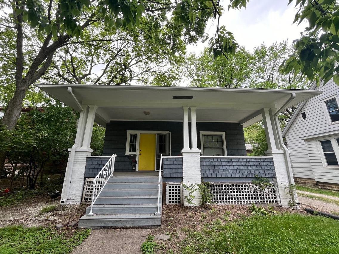 708 W High St., Urbana, IL 61801