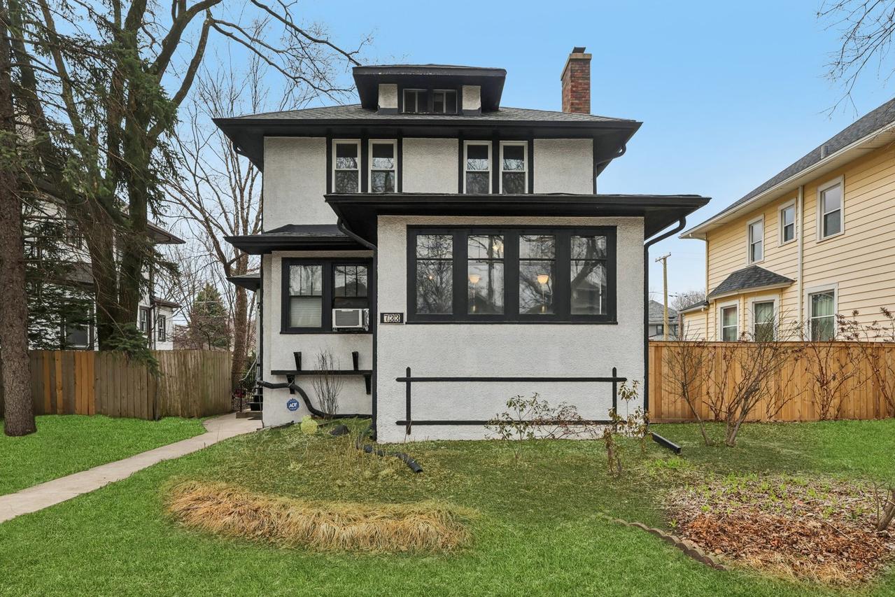 733 S Oak Park Ave., Oak Park, IL 60304