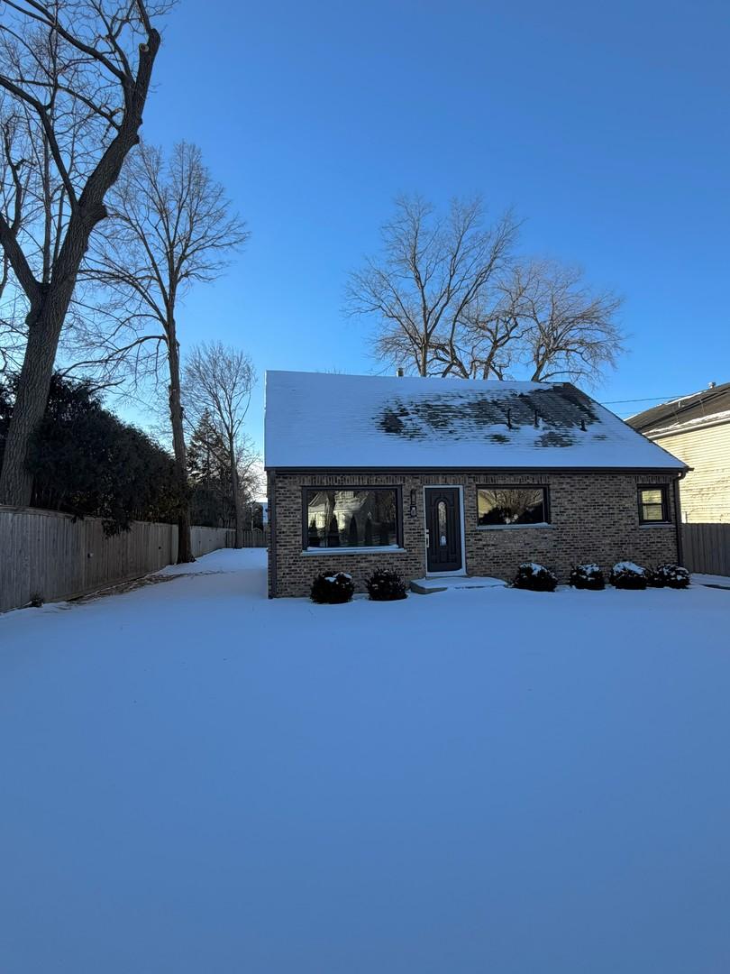 830 Deerfield Rd., Highland Park, IL 60035