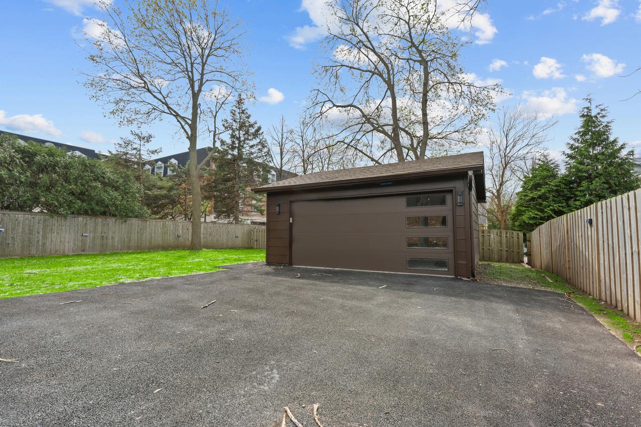 830 Deerfield Rd., Highland Park, IL 60035