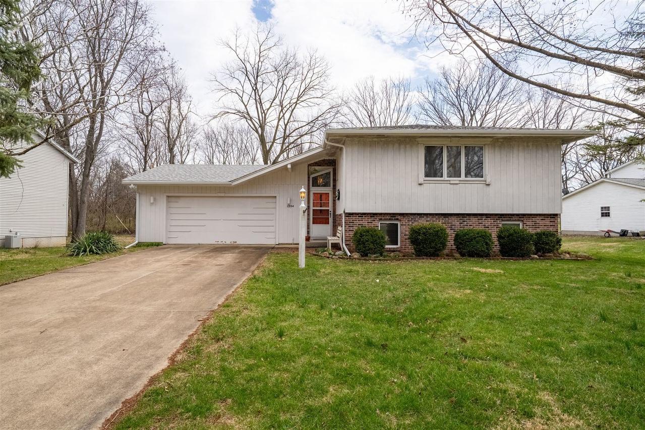 1204 Timber Ridge Ct., Normal, IL 61761