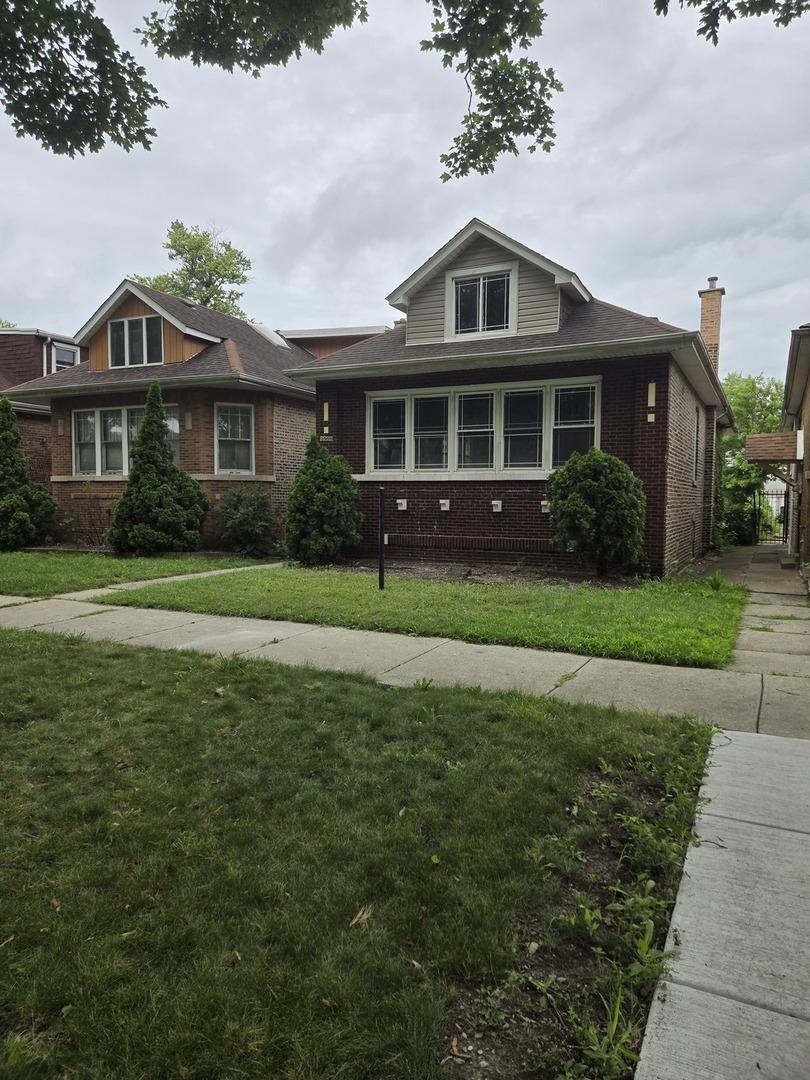 8220 S Prairie Ave., Chicago, IL 60619