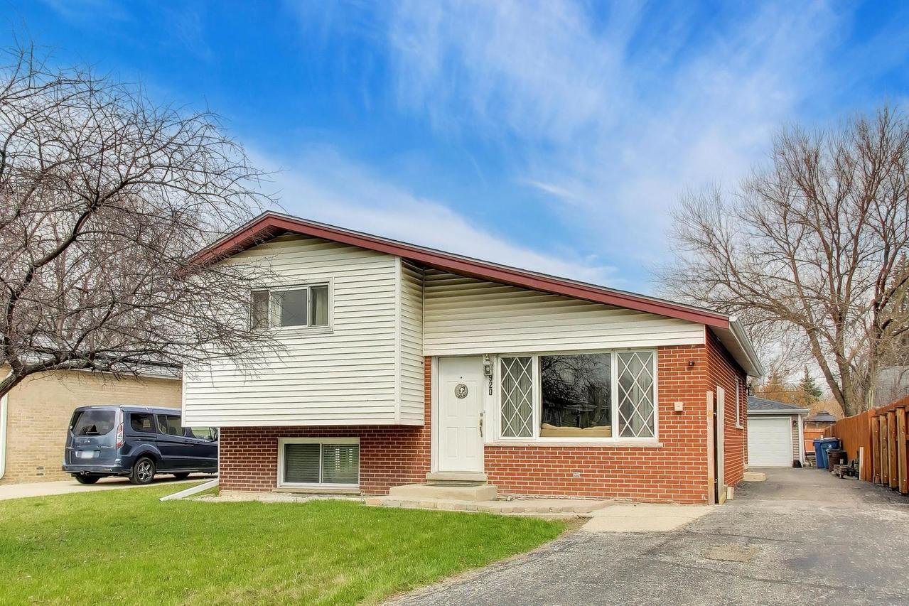 [Address Hidden by Seller], Addison, IL 60101