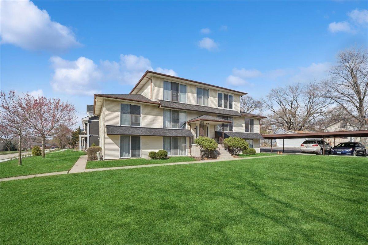 108 S 14th St., St. Charles, IL 60174