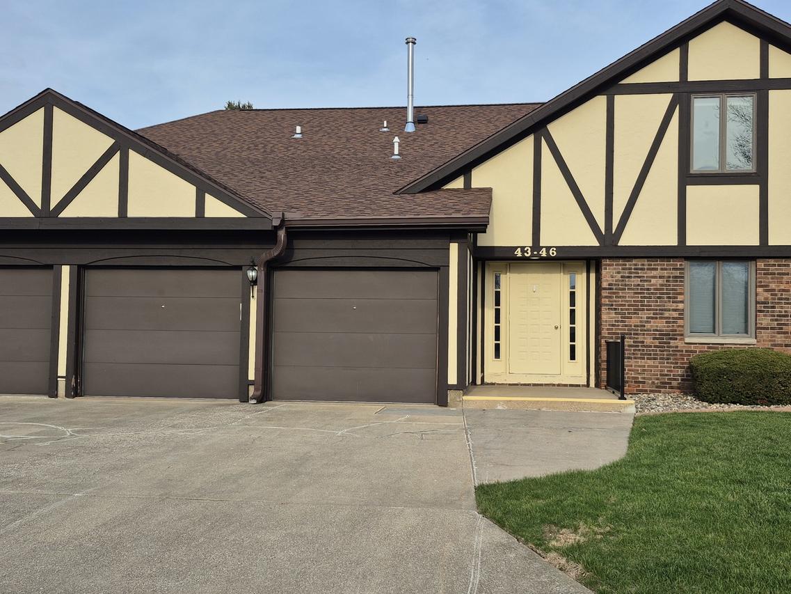 43 Crystal Ct. #B1, Pontiac, IL 61764