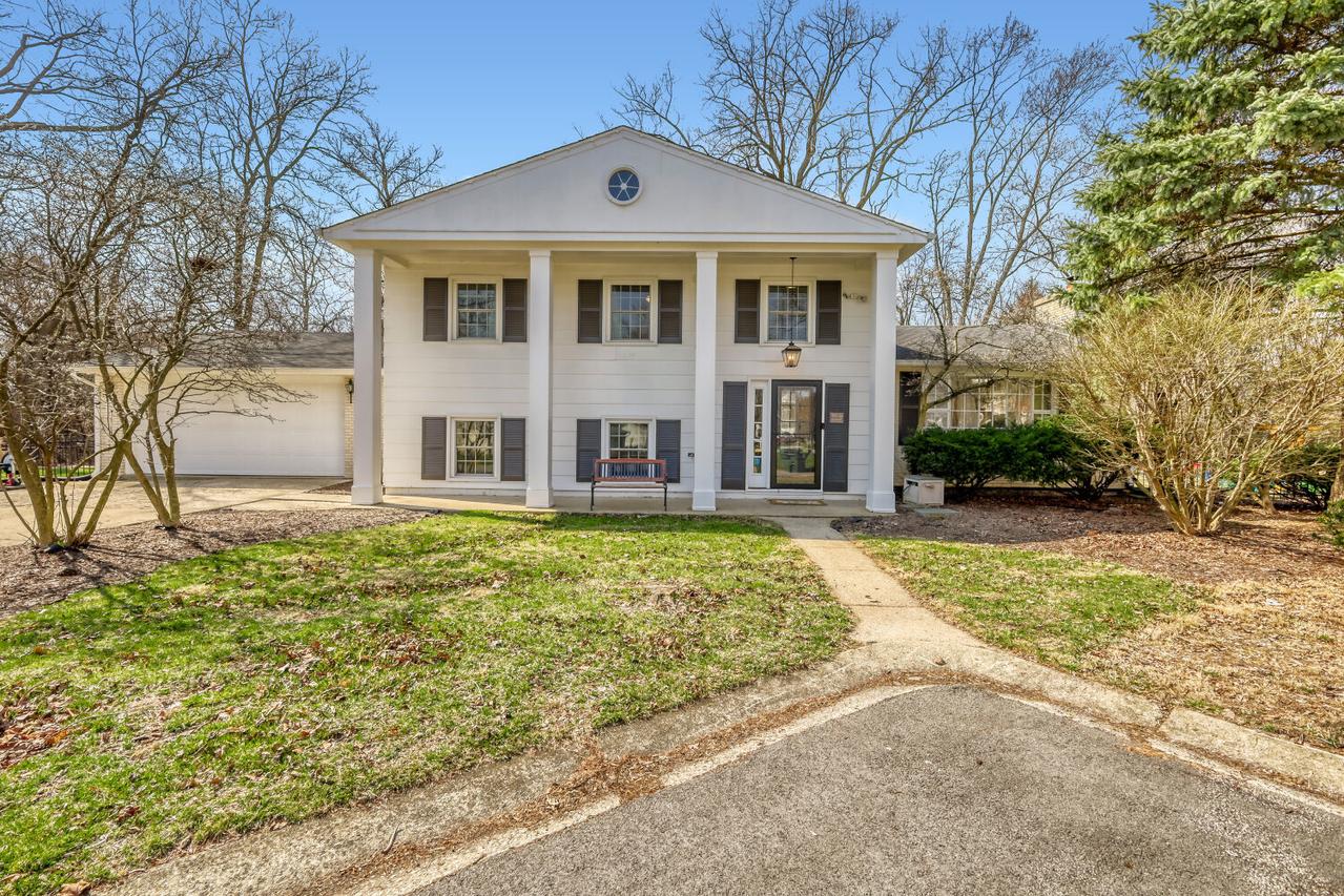 1S538 Bayberry Ln., Wheaton, IL 60189