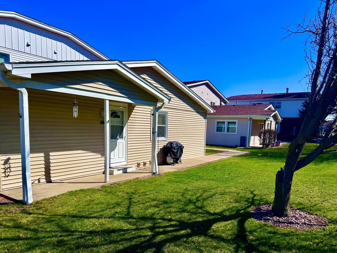 19545 116th Ave. #A, Mokena, IL 60448