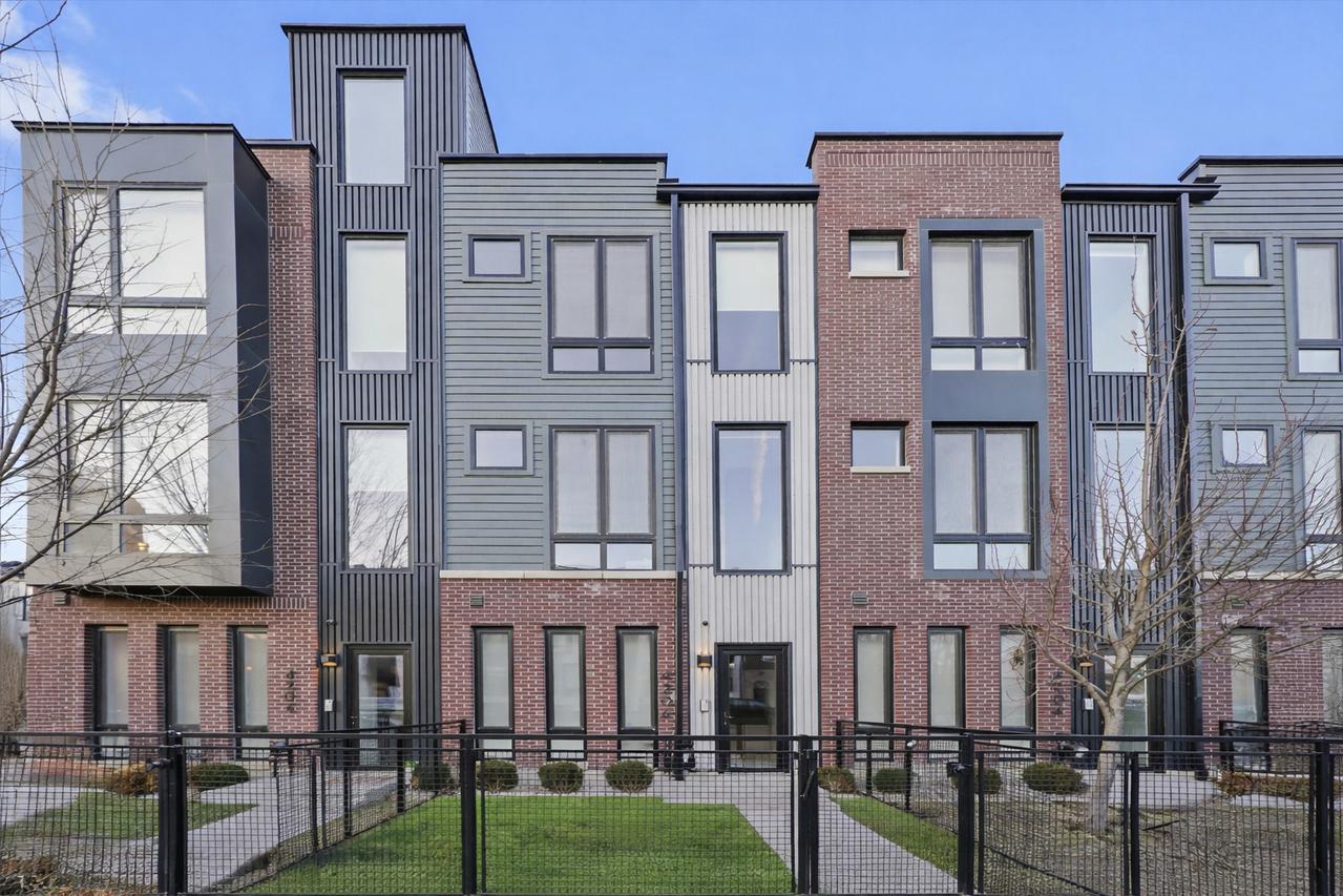 4210 W Belmont Ave. #3, Chicago, IL 60641