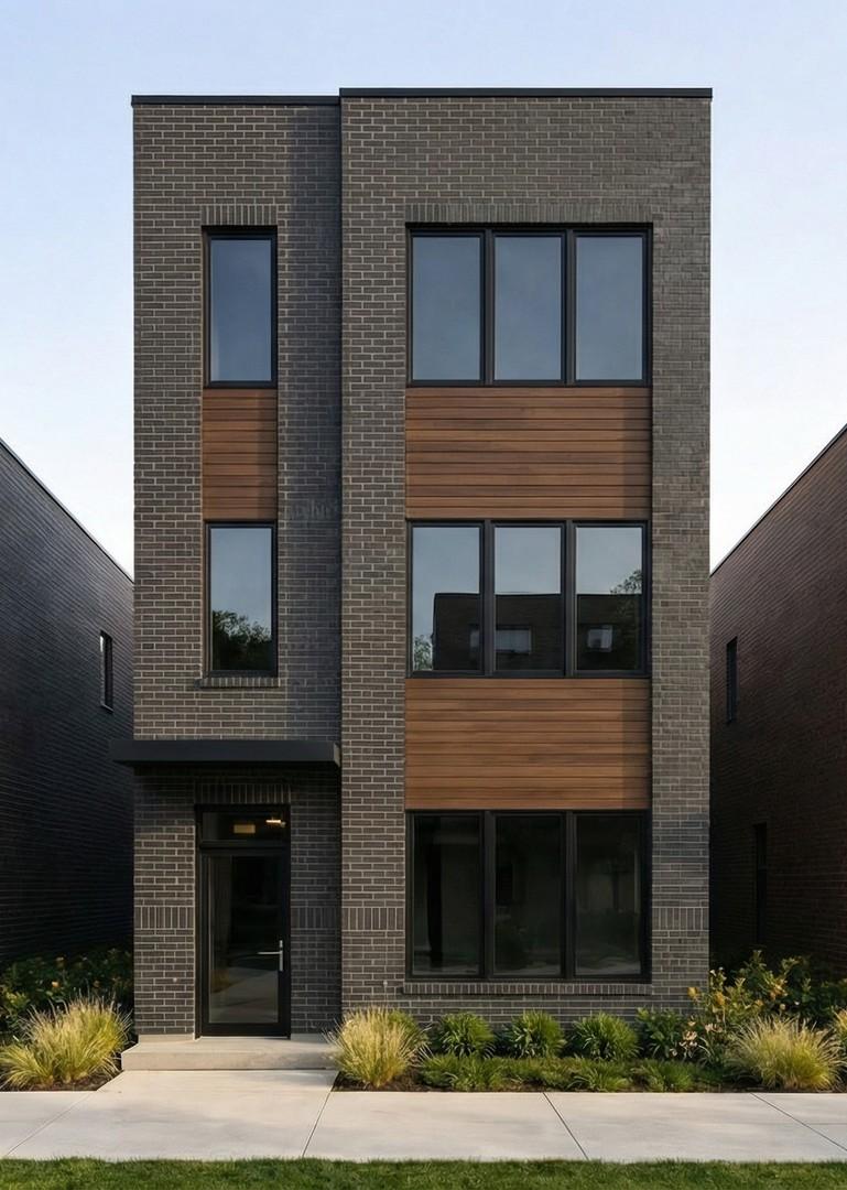 3327 W Division St., Chicago, IL 60651