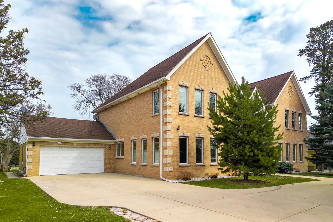 332 E Central Rd., Arlington Heights, IL 60005