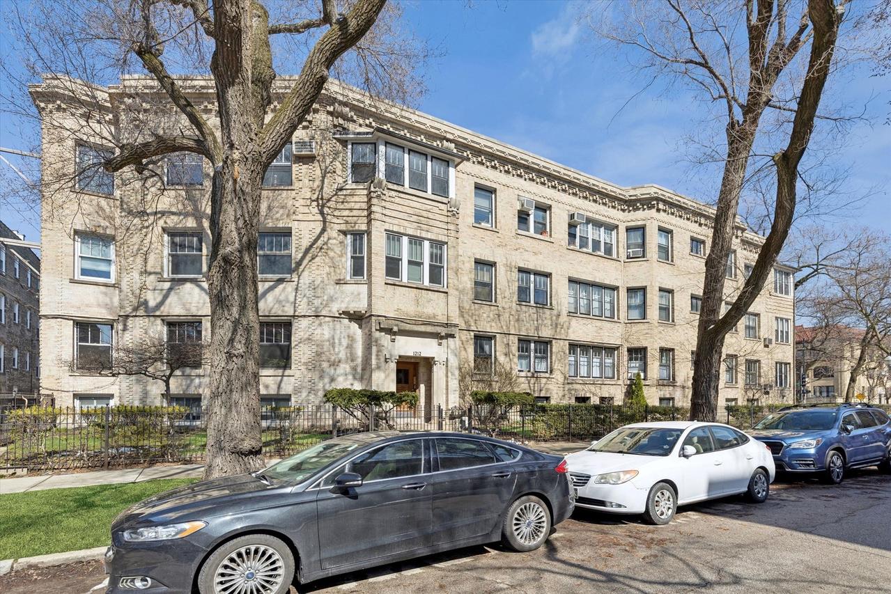 1212 W North Shore Ave. #3W, Chicago, IL 60626