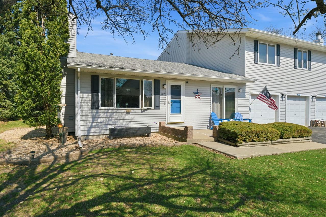 1839 Kerrybrook Ct. #-, Sycamore, IL 60178