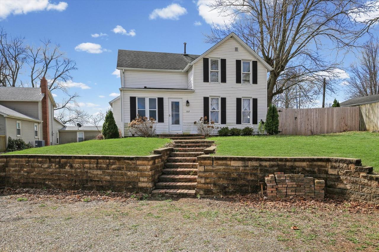 107 E Washington St., Congerville, IL 61729