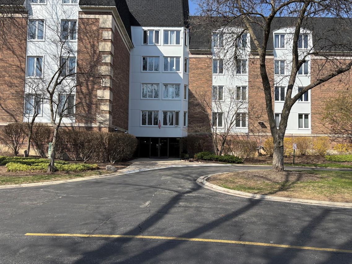 150 Lake Blvd. #120, Buffalo Grove, IL 60089