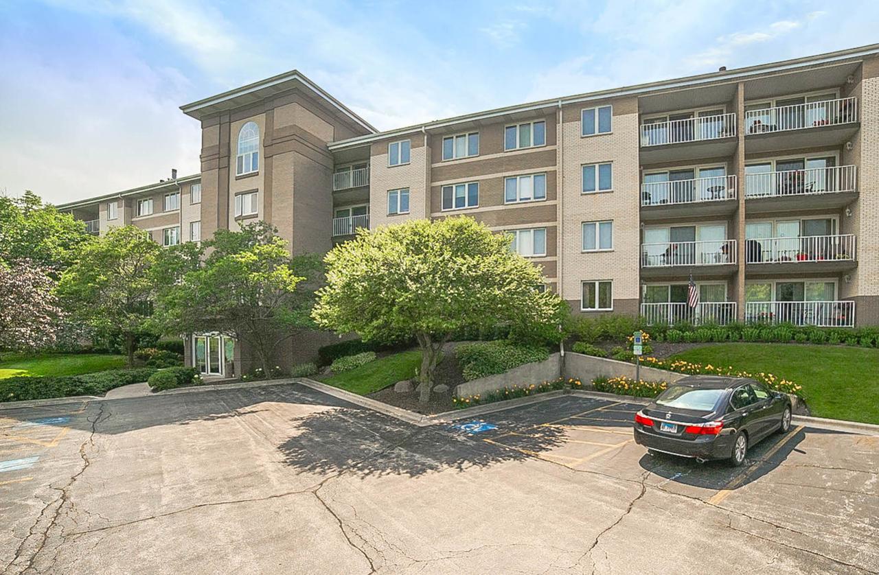 480 E Montrose Ave. #203, Wood Dale, IL 60191