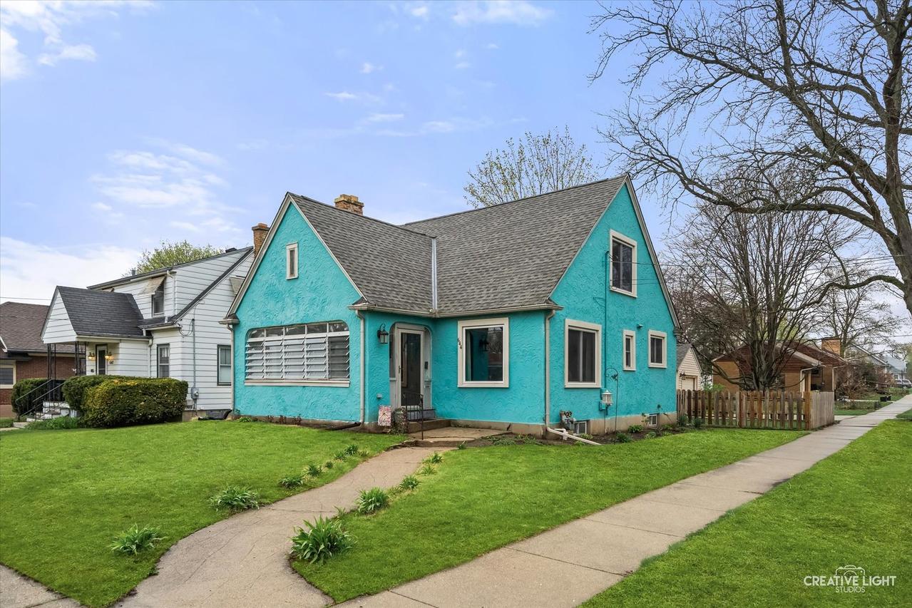 644 Columbia Ave., Elgin, IL 60120