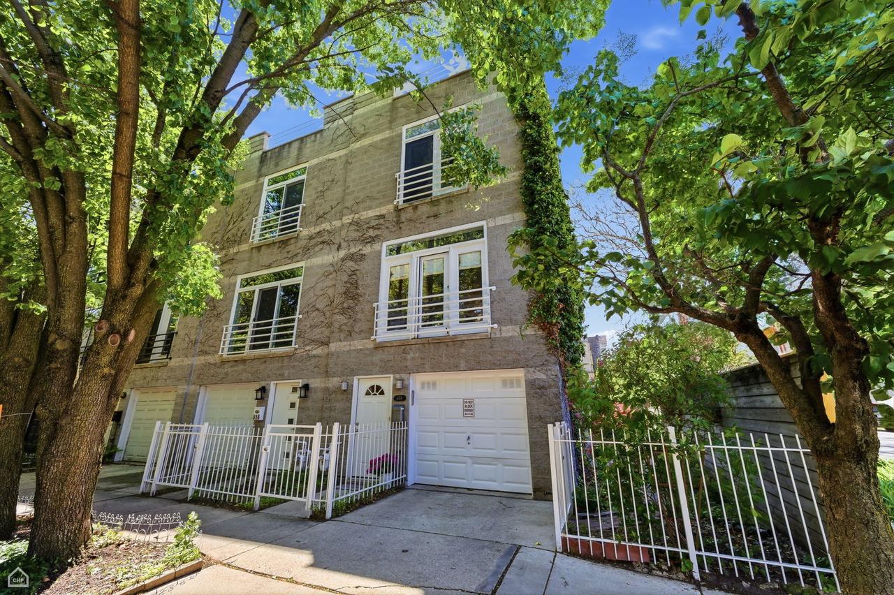 658 N Armour St., Chicago, IL 60642