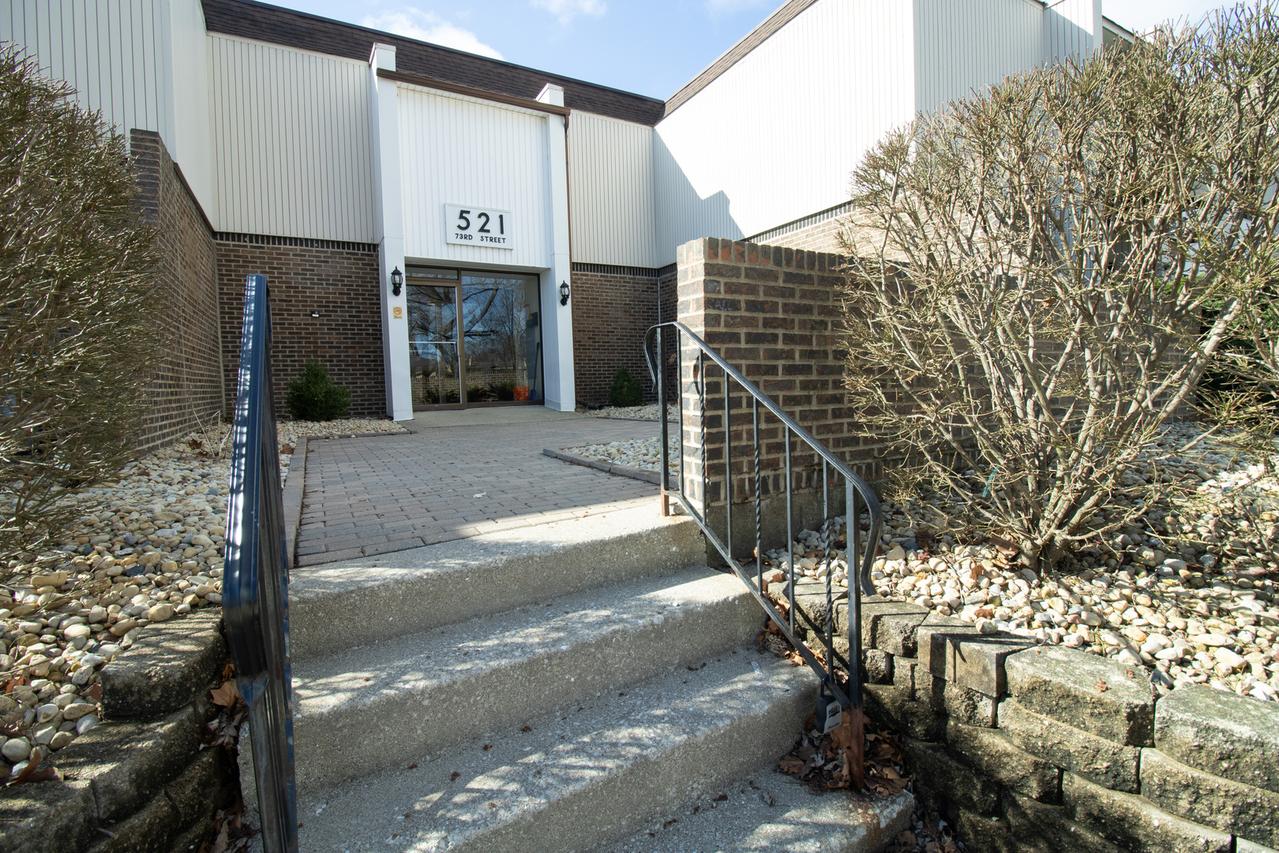 521 73rd St. #104, Downers Grove, IL 60516