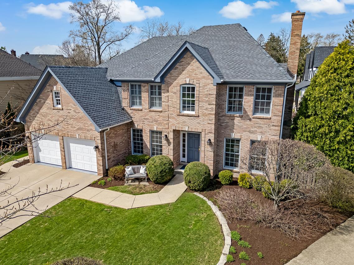 708 Fairfield Ct., Westmont, IL 60559