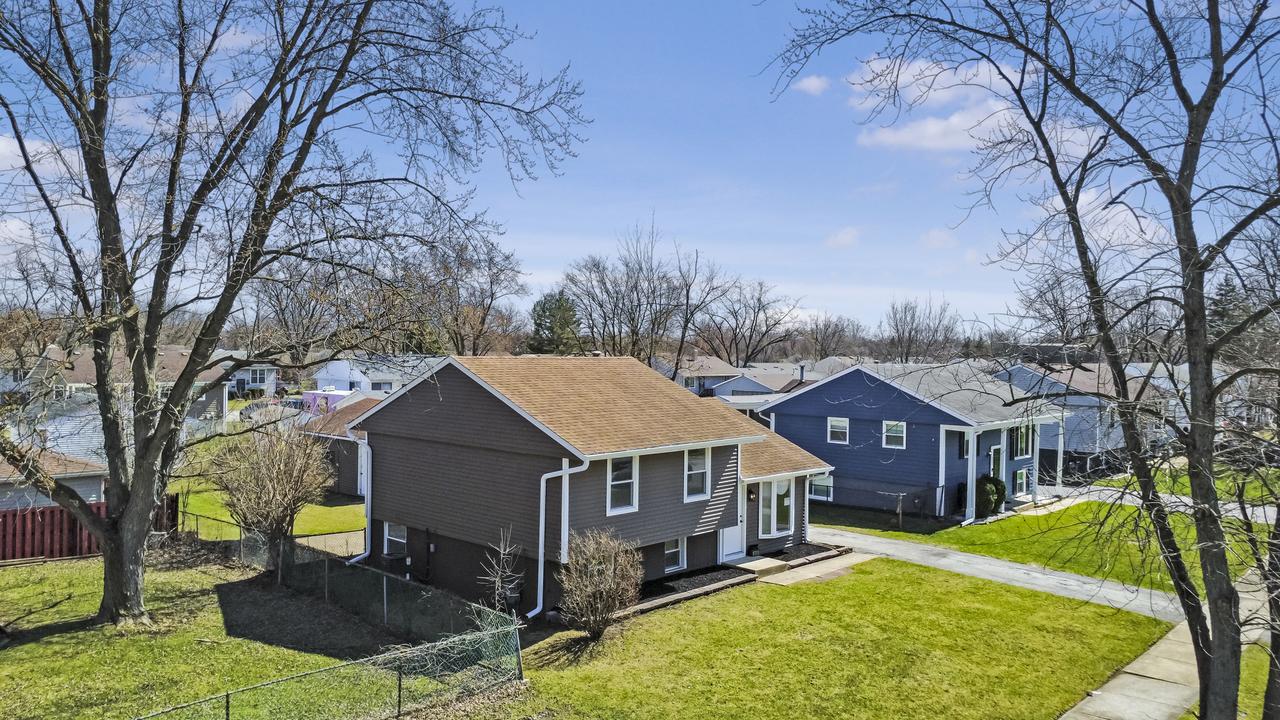 127 N Cedar Ln., Glenwood, IL 60425