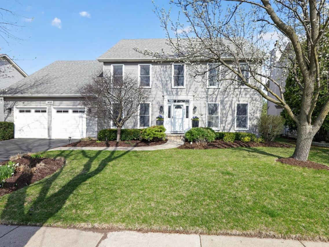 3700 Charlemaine Dr., Aurora, IL 60504