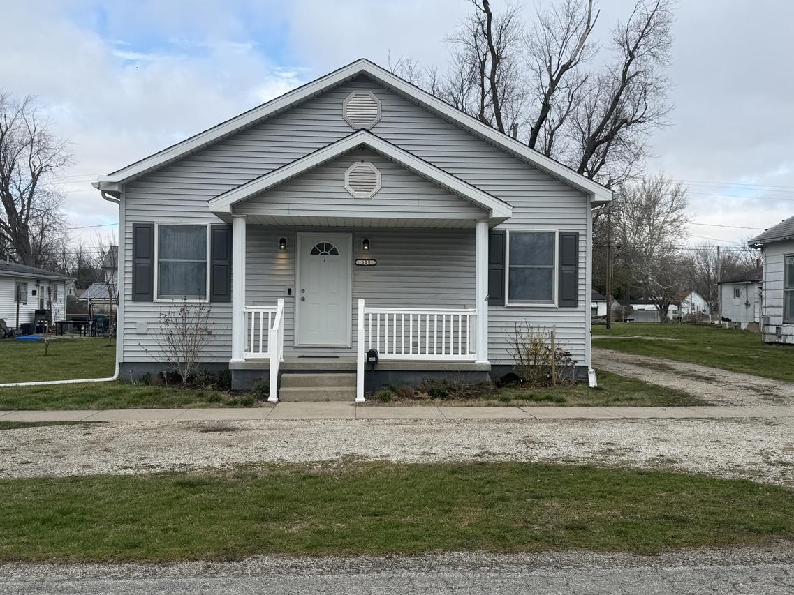 609 E Clay St., Clinton, IL 61727