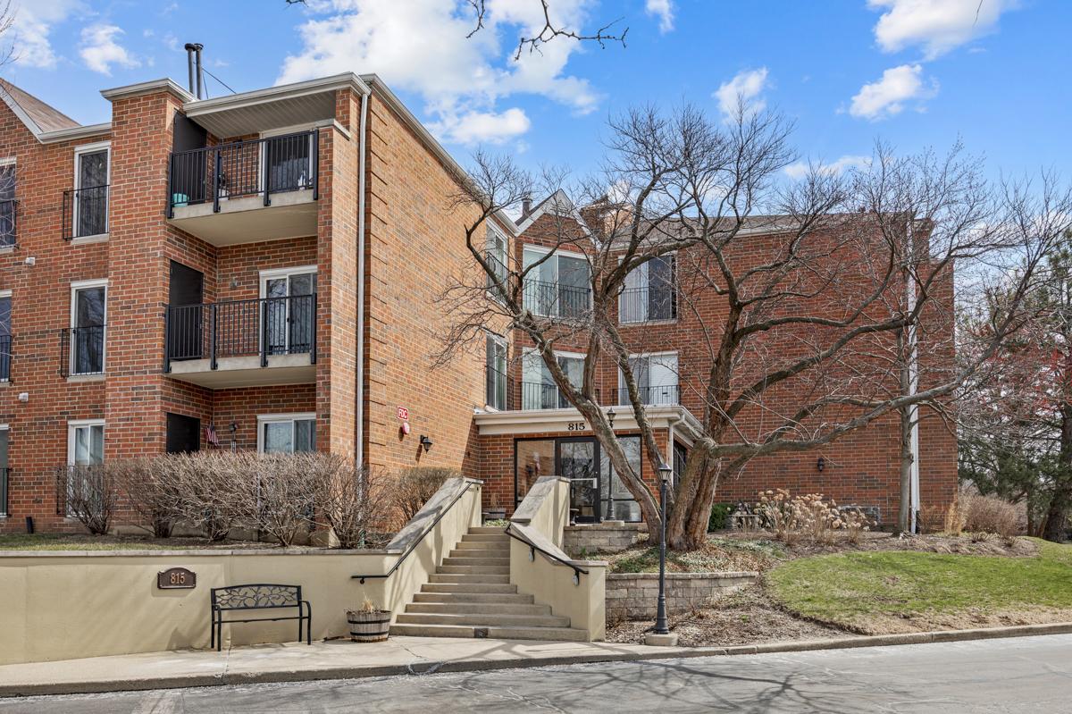 815 Leicester Rd. #114A, Elk Grove Village, IL 60007