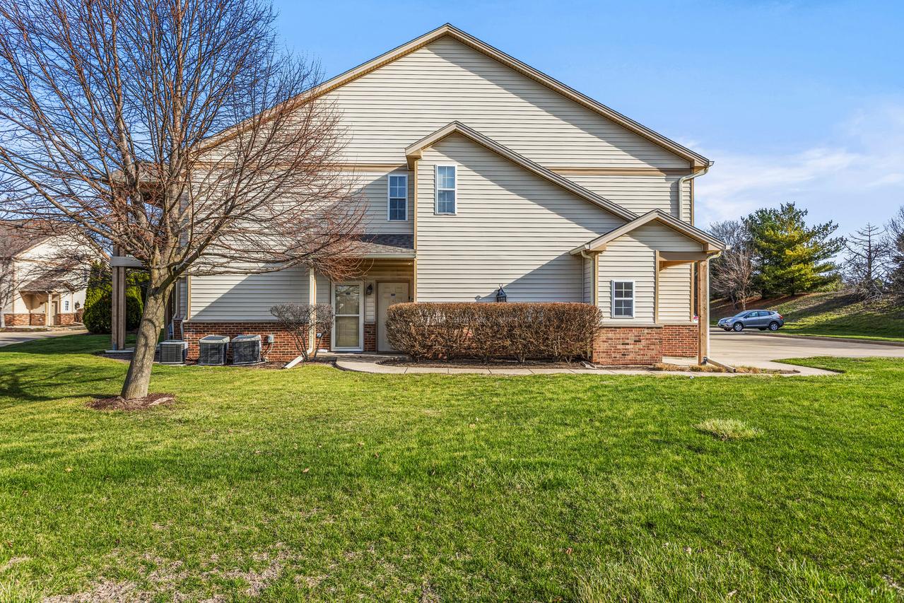 3604 Thornhill Dr., Champaign, IL 61822