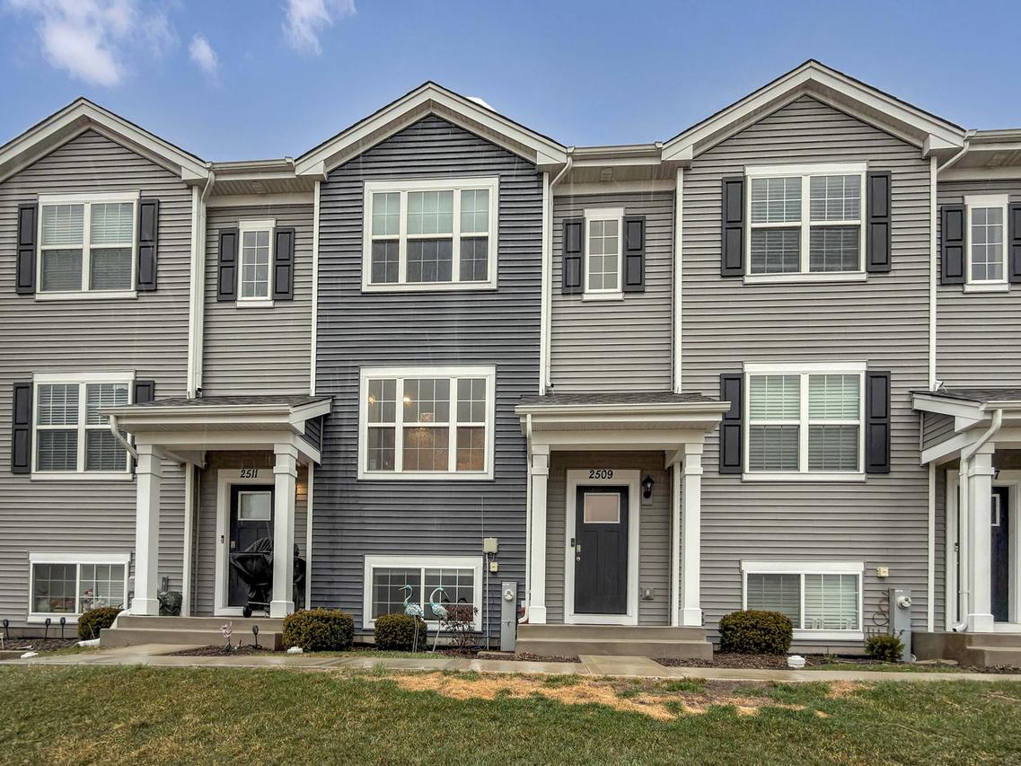 2509 Bella Dr., Pingree Grove, IL 60140