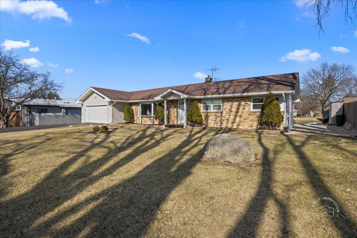 27W285 Bauer Rd., Naperville, IL 60563