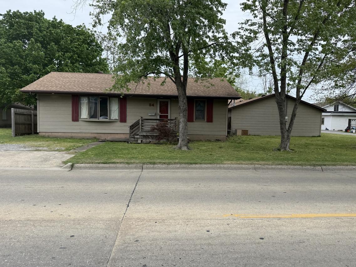 24 W Sloan St., Harrisburg, IL 62946