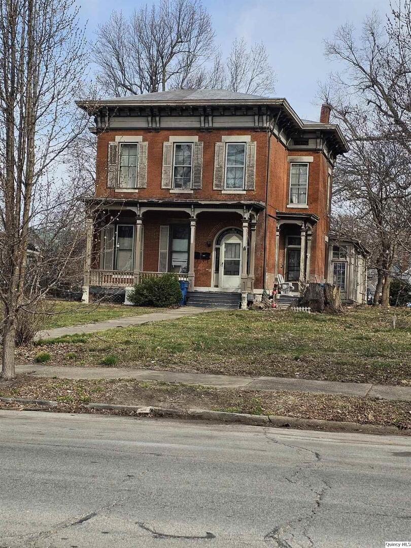 1303 State St., Quincy, IL 62301