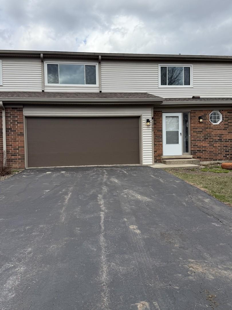 1260 Briarwood Ln. #58, Libertyville, IL 60048