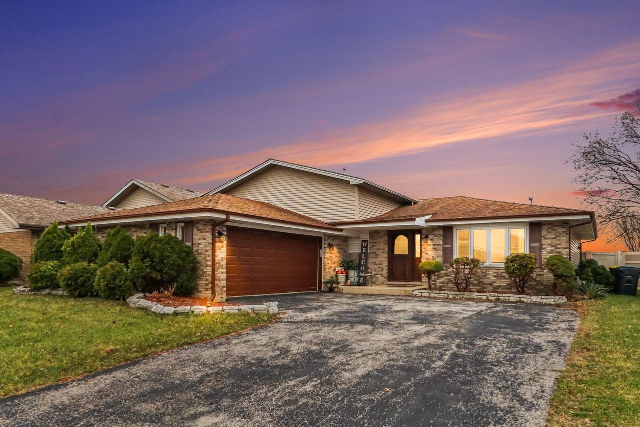 2731 201st Pl., Lynwood, IL 60411