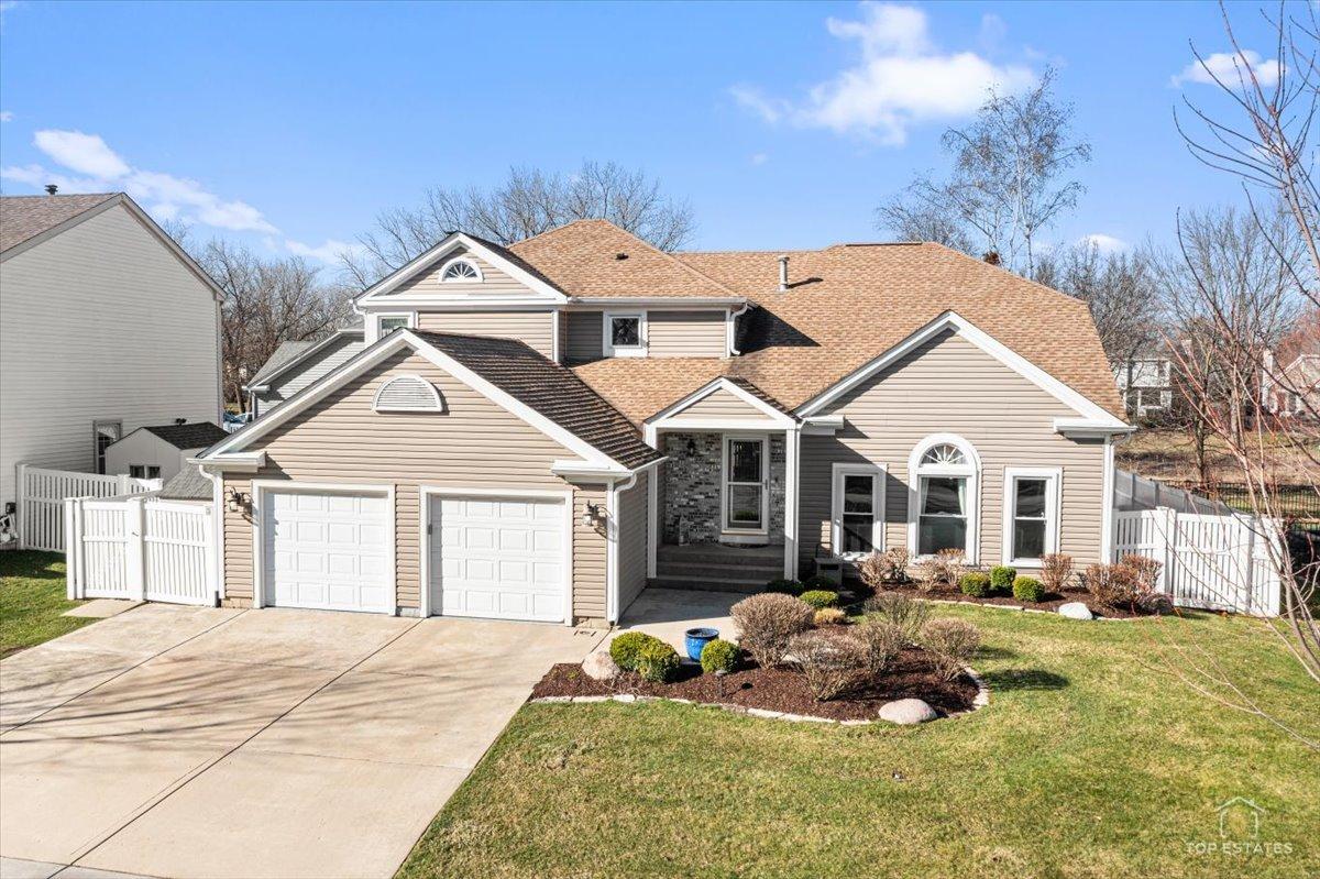 1894 Maine Dr., Elk Grove Village, IL 60007