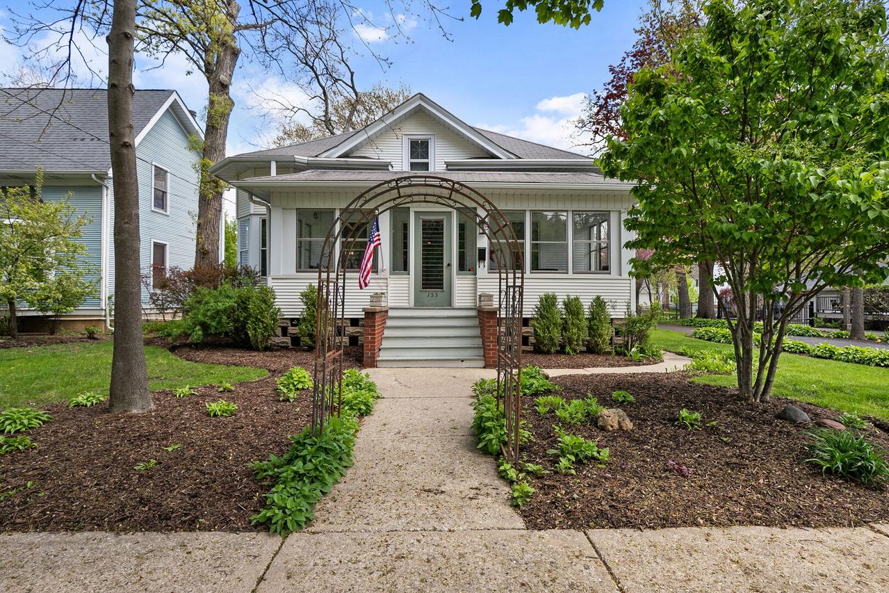 155 S Slusser St., Grayslake, IL 60030