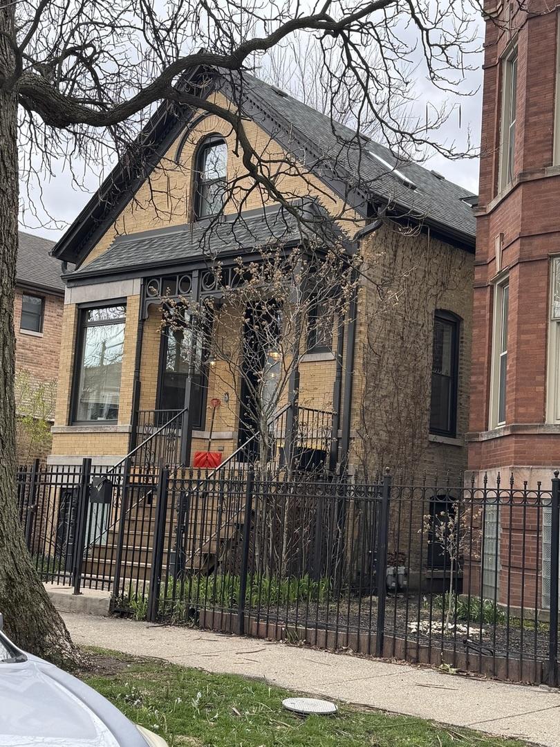 2116 N Sawyer Ave., Chicago, IL 60647
