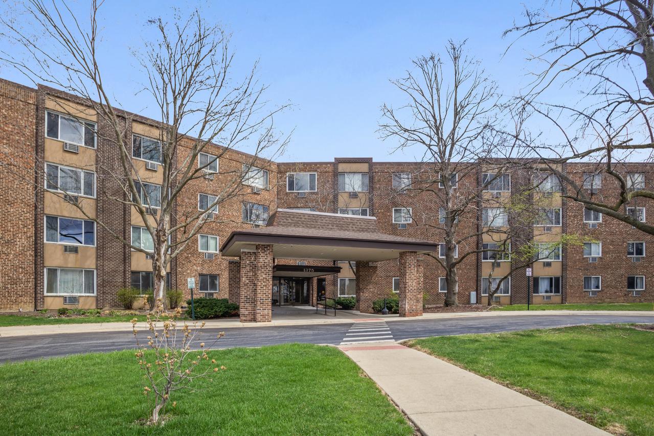 1375 Rebecca Dr. #408, Hoffman Estates, IL 60169