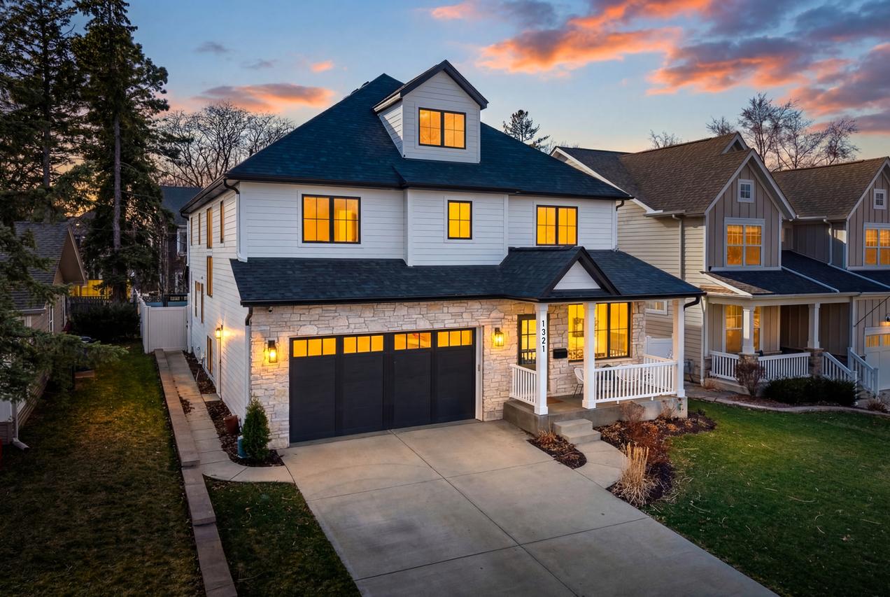 1321 N Webster St., Naperville, IL 60563