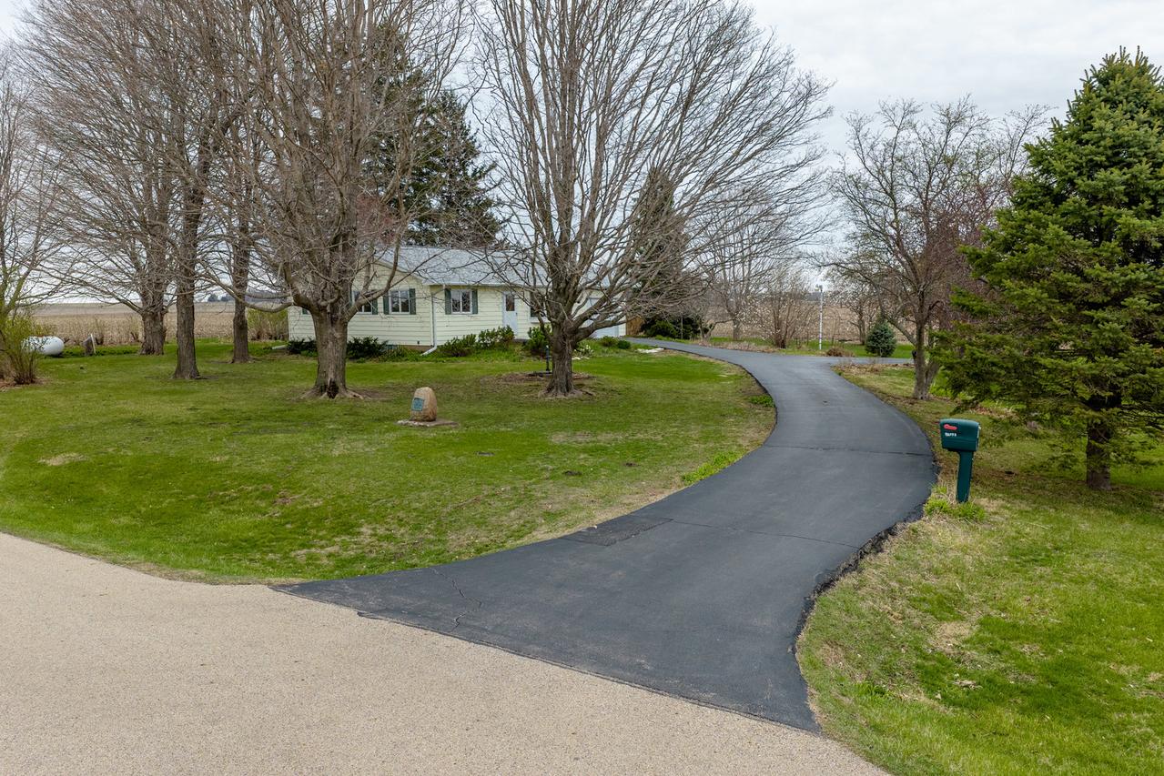 19332 1950 East St., Princeton, IL 61356