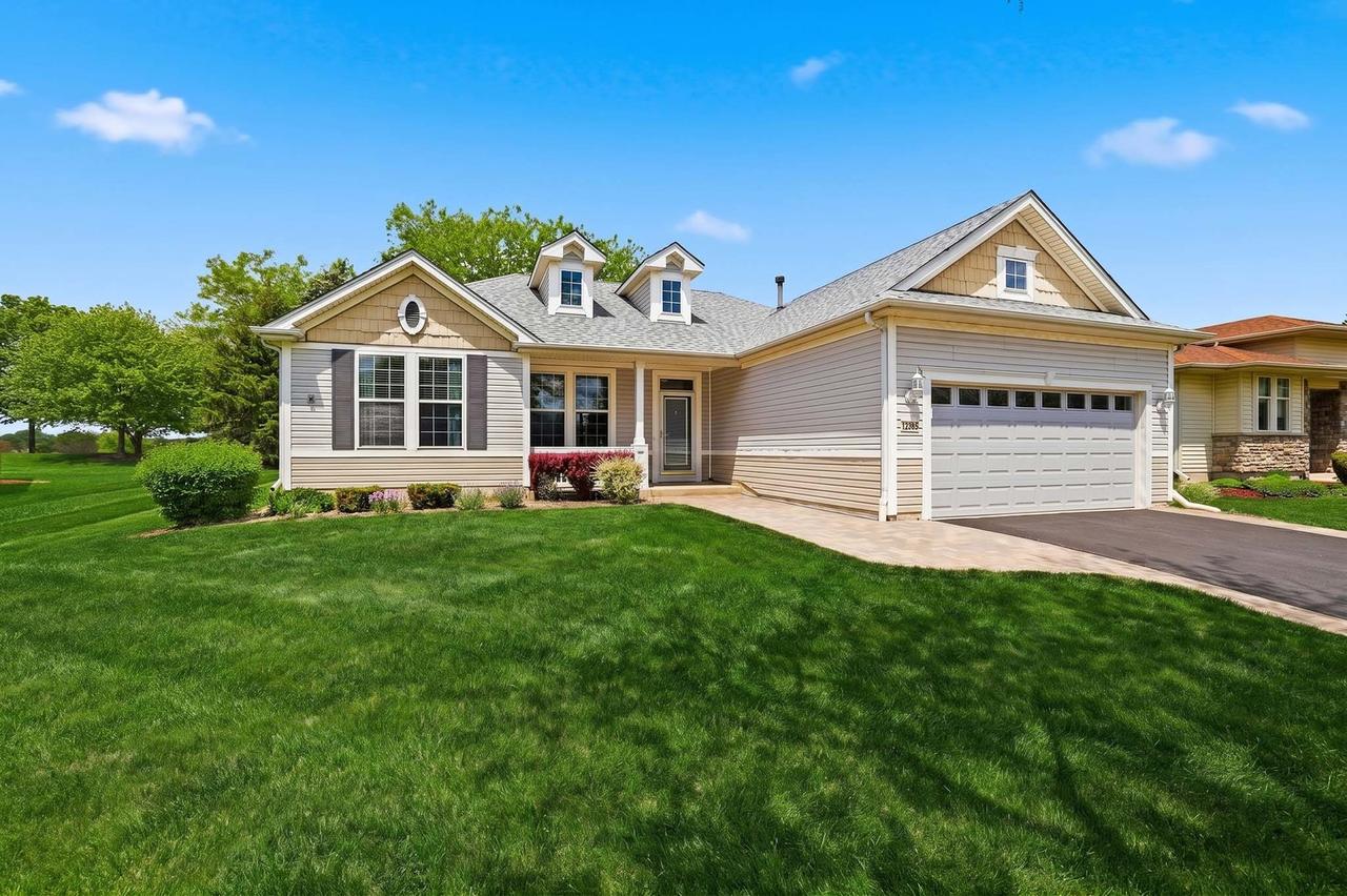 12385 Hickory Ct., Huntley, IL 60142