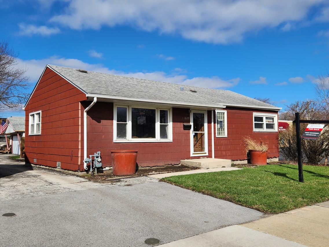 11820 S Pulaski Ave., Alsip, IL 60803