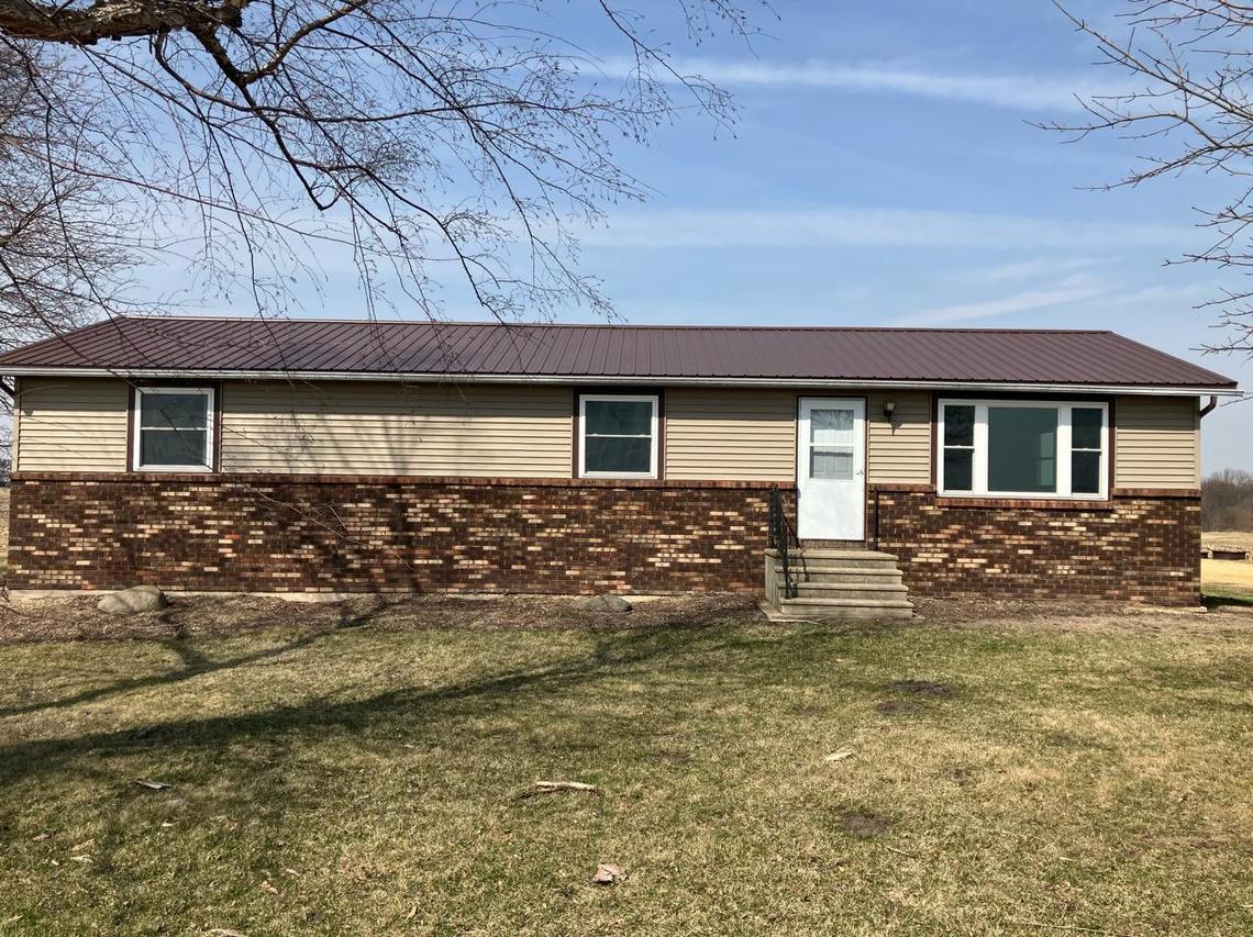 26292 Covell Rd., Sterling, IL 61081