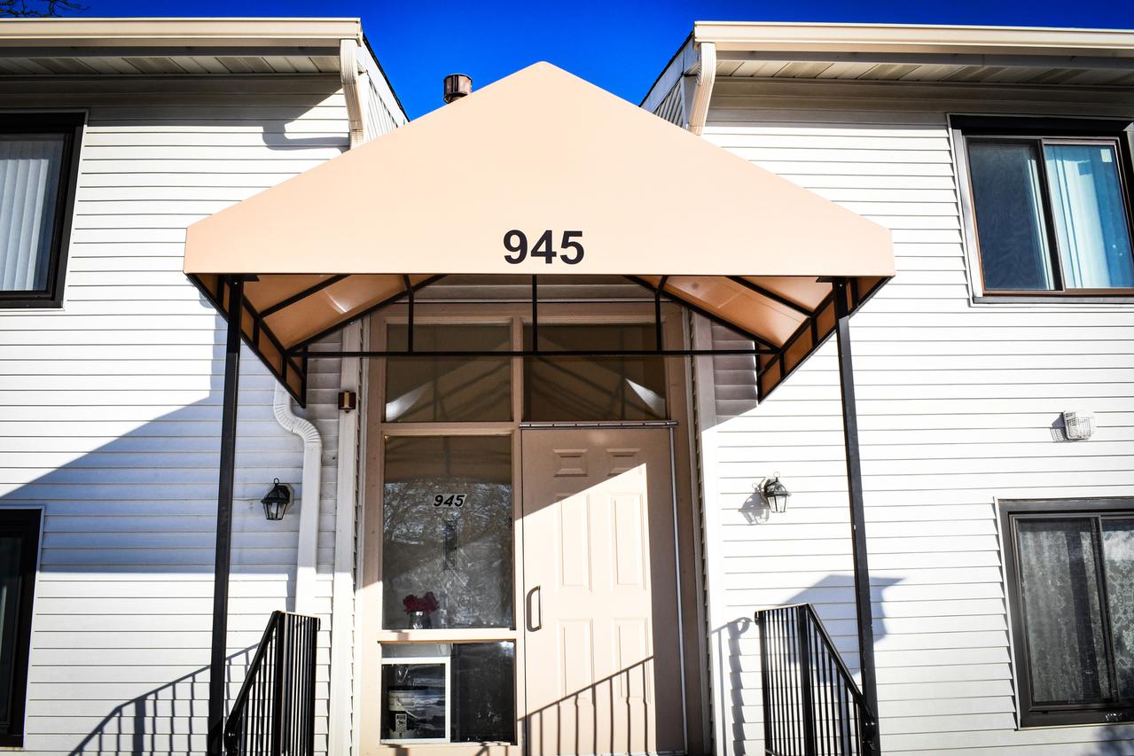 945 Commonwealth Ct. #4, Vernon Hills, IL 60061