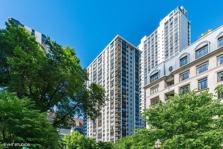 1313 N Ritchie Ct. #2701, Chicago, IL 60610